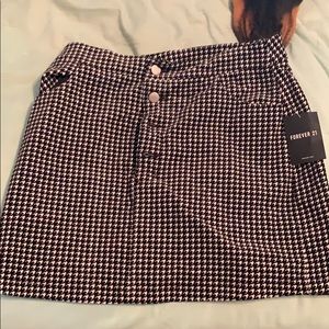 Houndstooth printed high waisted skirt